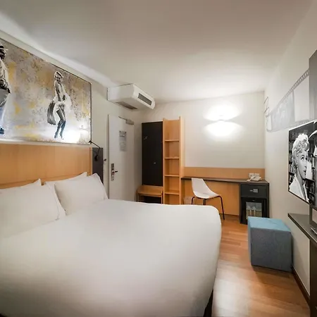 호텔 Ibis 3*