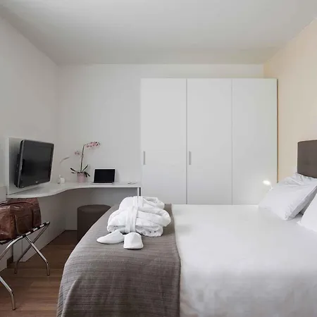 Ibis 3*