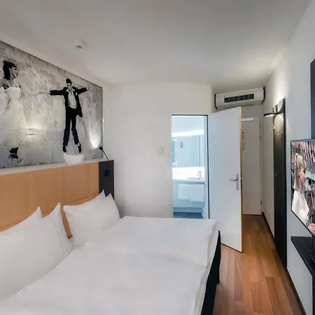 Ibis 3*