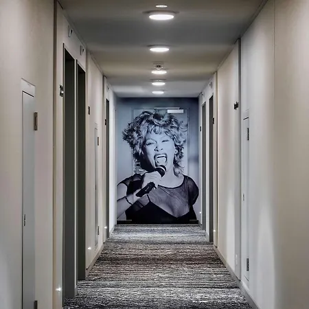 Ibis 3*
