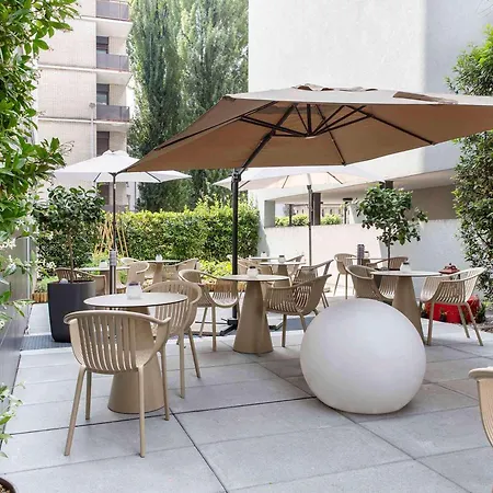 Ibis Hotel 3*